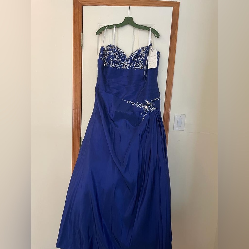 Tony B Formal dress NWT.